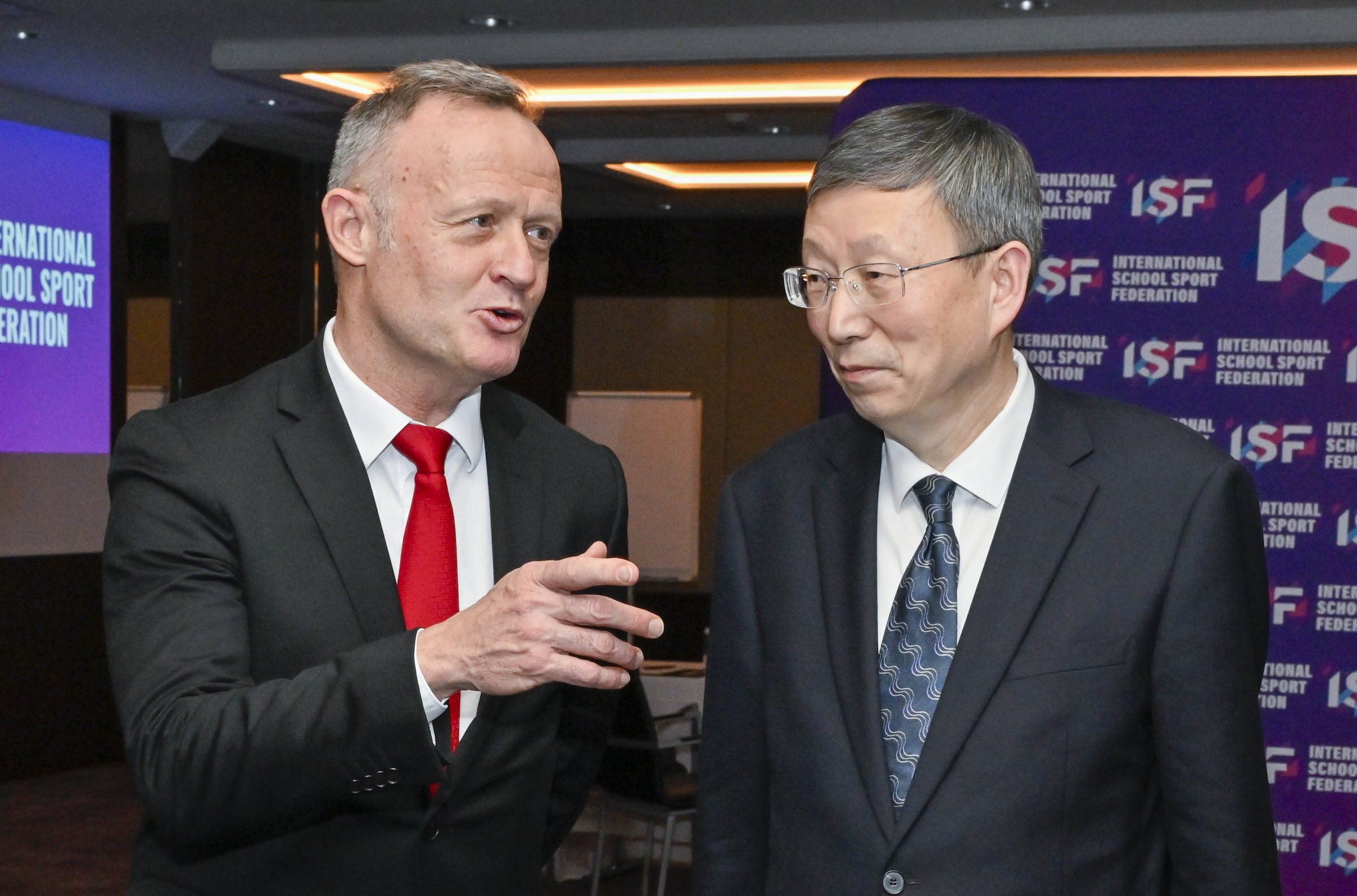 20240201_Moratal_N241501.png ISF President Laurent Patrynka talks with Jiayi Wang, China's Vice Minister of Education.