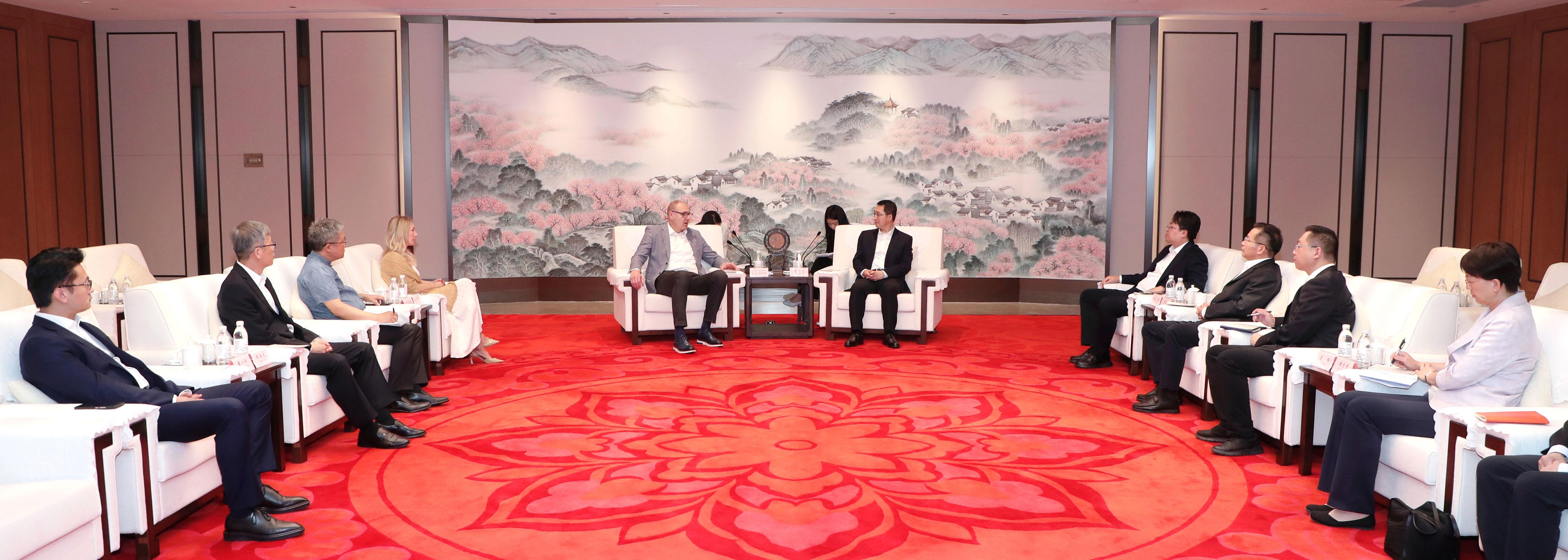 2506 Football Inspection Suzhou President