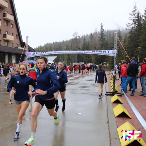 The start of the ISF WSC cross-country race