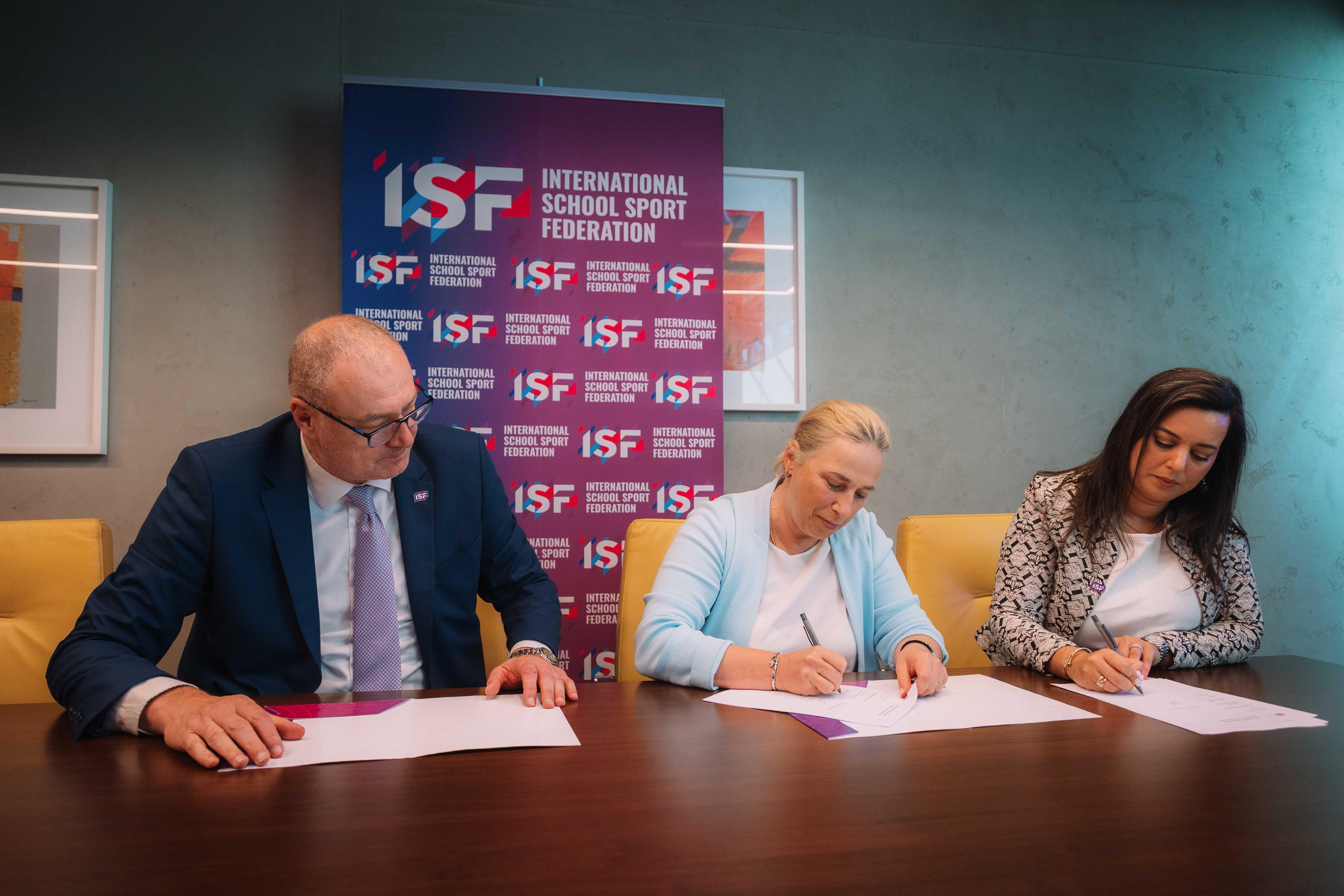 ISF CMAS President MoU Signing Belgrade Serbia